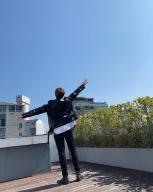 Song Yu-vin Instagram - 라이더✈️

#지금#아니면#못입어#ㅠㅠ
