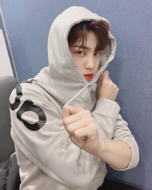 Song Yu-vin Instagram - A D I D A S 👀

모닝 쇼핑

#아디다스홍대브랜드센터
#adidas