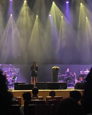 Song Yu-vin Instagram - 함께 무대를 할 수 있어서 
정말 영광입니다 감사합니다
@baekzyoung 

#끝나면#항상#직관중
#객석에서만나면#인사해주세용