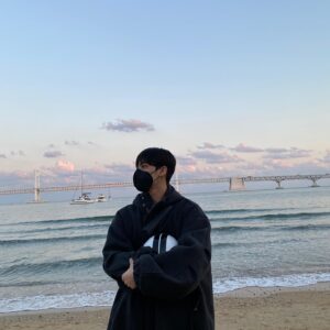 Song Yu-vin Instagram - 바다다바다다🐳

#광안리