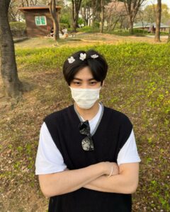 Actor Song Yu-vin HD Instagram Photos and Wallpapers August 2022