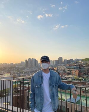 Song Yu-vin Instagram - 내가 힘들 때 나를 안아준 사람들
같이 웃어주고 울어준 사람들
생일 축하해 주신 분들 진심으로 감사합니다 

그리고 축하해 주시고 
귀여운 이벤트 준비하느라 
고생 많았던 우리 미츄들 정말 감사해요 🙏

#birthday