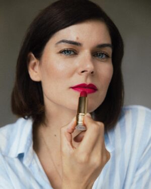 Sónia Balacó Instagram - Back to work, back to having fun with @lancomeofficial. #pub

#makeup #Labsolurouge #teintidoleultrawear #lancomemascara