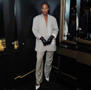 Sophia Brown Instagram - 🤎🔗
Thanks for a wonderful evening. 
@vanityfairlondon @fairmonthotels 
@thesavoylondon 
#CenterStage

wearing: @thefrankieshop @boss @byfar_official - @aimeecroysdill 

📸: @darren_gerrish