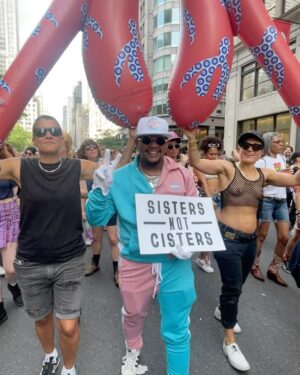 Sophia Wallace Instagram - Queer, feminist utopias co-created in community with @amydeneson @elizabethkoke @housingworks @sydneybaloue @lizliguori @saoun @thehouseofpuff @razorsharp13 @bunnyunderbed @ruzgar.buski @nycdykemarch @nyclgbtsites #dykemarch #nycdykemarch #cliteracy #sophiawallace #clitoridian #popupmonument #lgbtqpride #transinclusivefeminism #sistersnotcisters #nychistory #lgbtcommunity