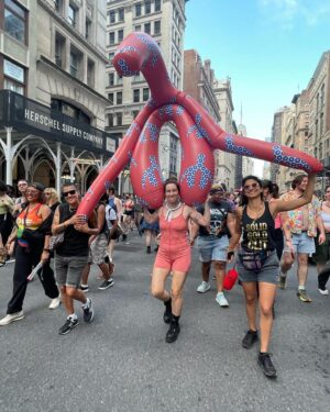 Sophia Wallace Instagram - Queer, feminist utopias co-created in community with @amydeneson @elizabethkoke @housingworks @sydneybaloue @lizliguori @saoun @thehouseofpuff @razorsharp13 @bunnyunderbed @ruzgar.buski @nycdykemarch @nyclgbtsites #dykemarch #nycdykemarch #cliteracy #sophiawallace #clitoridian #popupmonument #lgbtqpride #transinclusivefeminism #sistersnotcisters #nychistory #lgbtcommunity