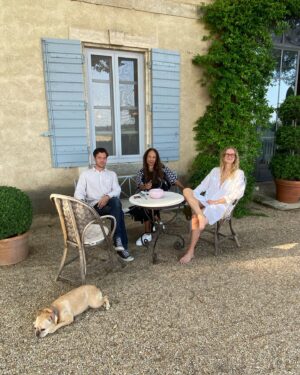 Sophie Auster Instagram - Adieu France. Vous nous avez très bien traités. Merci à notre aimable hôte @maggiebetts pour notre séjour à Paradou. Jusqu'à la prochaine fois! 🇫🇷