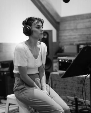 Sophie Auster Instagram - Back in the studio recording new music. #albumcomingsoon @tothebridgenyc @urosh @nickblockmusic @spencerostrander