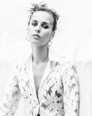 Sophie Auster Instagram - Excited to announce that I will be heading to Spain in October for some performances and showcasing new songs! I can’t wait to see you there! 💃🏻

October 19 Málaga @ Centro Cultural María Victoria Atencia (MVA) *free entrance 

October 20 Palma (Mallorca) @ Teatre Mar i Terra * tickets on sale next week * 

October 22 Girona @ Festival Temporada Alta *  Tickets:  https:/gironacultura.koobin.com/sophieauster

Photo by @spencerostrander / styling by @zedsalrite / makeup & hair by @hervecb / lighting design by @88.bent