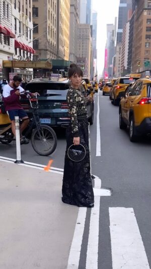Sophie Auster Instagram - Flitting about midtown in head to toe @chanelofficial for @mujerhoy with @fernandosippel @ronaldomakeup @inesitsaso