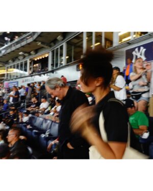 Sophie Auster Instagram - Enjoys a baseball game @mets @yankees #subwayseries @spencerostrander