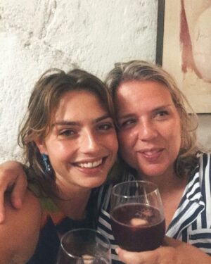 Sophie Bouquet Instagram - Zonder jou geen ik. 
Fijne verjaardag mama 
I love you very very  much. <3
