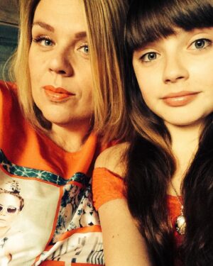 Sophie Bouquet Instagram - Zonder jou geen ik. 
Fijne verjaardag mama 
I love you very very  much. <3