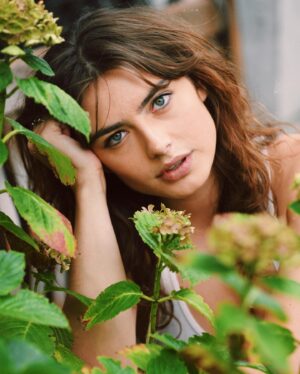 Sophie Bouquet Instagram - 🦊🏵️ bladeren vallen op de grond