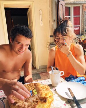 Sophie Bouquet Instagram - 💐tjes op vakantie
(Vooral op de laatste foto vind ik hem heel lief) 
🐞