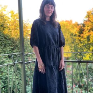 Sophie Cadieux Instagram - soir de Gémeaux. Merci pour le prix. (weird: 23h, à la maison, je mange une toast...)mais fait du bien de célébrer la télé d’ici. 
bravo à l’équipe conception du gala💥 @prixgemeaux_academiecdn