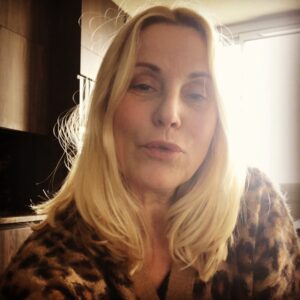 Sophie Favier Instagram - Mes ami(e)s❤️
Fabienne, Sylvie, Annie, Flora, Stéphanie, Aurélie, Mikaelle,Michelle, Astrid, Cristina, Bella, Karen,Sasha, Carole, Myriam, Laurie, Saskia, Dorota., @sophiedcht,Isabelle, Frédérique, Déborah, Sylvia, Sylviane,Aurore,Cristie,Saida, Cathy, Cynthia, Lily Rose,Mélinda,Sandrine,Morganne,Hoda,Estella @shirleylove, et et et @fcharp❤️ Rim❤️ Catherine @les3marchesdecatherineb, David....