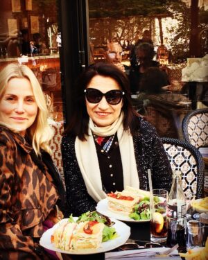 Sophie Favier Instagram - Gentil duo @pierrehermeofficial, club sandwich délicieux, merciiiii @laurieglaf 🍰
