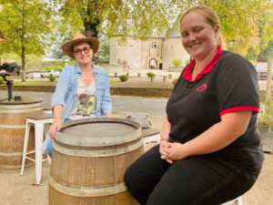 Sophie Jovillard Instagram - C’est quand le bonheur ?  C’est ce soir sur #france5 avec nos @echappees_belles en Corrèze 🫶🏻. Viens à la rencontre de Laurence, Antoine , Nathalie , Corentin , Albane , Stéphane et tous les autres …corréziens de cœur ou d’adoption 🫶🏻. Rien n’est possible sans la dream team @bo_travail qui rend tous ces moments exceptionnels possibles 🙏🏻. #correze #villages #plusbeauxvillagesdefrance #magnifiquefrance @francetelevisions #tv @tourismecorreze #voyage #decouverte #faitesdebeauxvoyages #rencontres #mercilavie #bonheur