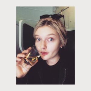 Sophie Kennedy Clark Instagram - I'm willing to take the chance that it's not 5pm anywhere. It's free. Start as you mean to go on. Fabulously. LA I'm coming for you! #bubbles #LA #Hiccup