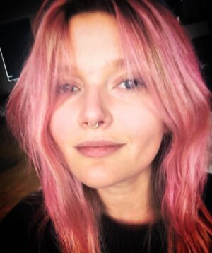 Sophie Kennedy Clark Instagram - Pink makes the boys wink! Or shut both there eyes and shout "BEGONE PINK WITCH!" - my personal favourite. Back to blonde tomorrow...so long candy coloured locks! 💕🍭💅🏻 #pinkhair #scarestheboysaway #candyfloss #headdress