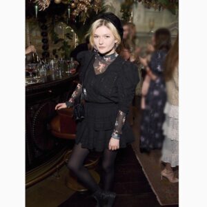 Sophie Kennedy Clark Instagram - Fanks for getting this lil’ goth into the festive spirit @loveshackfancy maybe I’ve made the nice list after all this year...🙄🤞🏻🎀#loveshackfancy @zoecommunications ❤️
