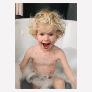Sophie Kennedy Clark Instagram - The brightest sparkler going. 5th of November fire starter. Vivenne. If she ever goes missing @hannahheerema I’ve nicked her. ❤️