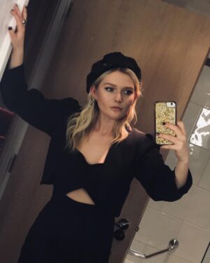 Sophie Kennedy Clark Instagram - @baftascotland Glaswegians are you ready? On yer marks, get set, GO. @_racil_  Fanks for this killer look. SEQUIN BERET FOREVER.