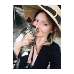 Sophie Kennedy Clark Instagram - I’m making a kitty calendar dm me for submissions. Oh and Italy was fun too. Fangs ever so much @eloisecg @willwestall and of course @stemple_