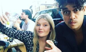 Sophie Kennedy Clark Instagram - Can peer pressure ever be accidental? Got the guy behind me wasted! Accidentally 😅 sharing is punk people. Punk @thekenneths