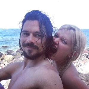 Sophie Kennedy Clark Instagram - Scot(ch) on the rocks. Just another day in paradise luring men to their demise. Catch of the day. Only went and caught a bloody pirate. High 5 siren sophie. #santorini #nobikini 🧜🏻‍♀️🍸🌋🇬🇷