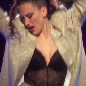 Sophie Lowe Instagram - FROM THE INSIDE - MUSIC VIDEO - OUT NOW ‼️link in bio‼️

Directed by Clare Hoey
Produced by Hugh Stubbins
Edited by Sophie Lowe
Featuring James Frecheville

Special Thanks to Will and Karl 💗