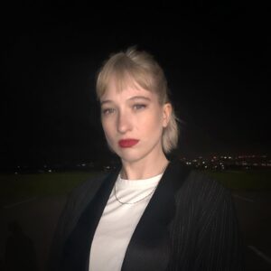 Sophie Lowe Instagram - Changed my hair again lolll 🙃 🤍