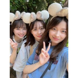 Sora Tamaki Instagram - .

『#最高の教師』でご一緒した2人と
ディズニーに行ってきました🐭

久しぶりだったけど、
たくさん話せて楽しかったです♡

#茅島みずき さん
#田鍋梨々花 さん
#田牧そら