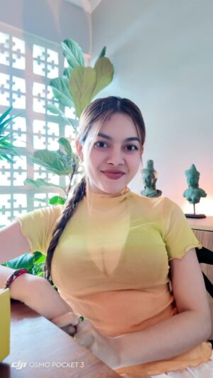 Sovattey Sary Instagram - UNBOXING MY SABAIDEE FEST CREDENTIALS ‼️
Watch until the end 🫶 See you in 4 days! 🤩🇰🇭