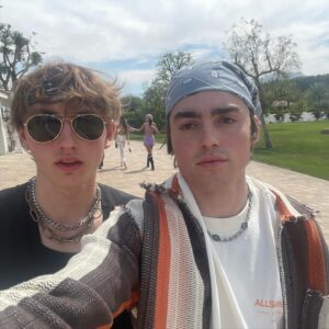 Spencer List Instagram - Gangs outside 🥺