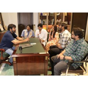 Sree Vishnu Instagram - Beyond blessed to have you launch our Trailer sir MEGASTAR @chiranjeevikonidela 🤗

Forever indebted to you for taking out your time for us 🙏🏻

- (Trailer link in bio) 

#Samajavaragamana In cinemas from June 29 ✨

In @linenbloomofficial 
Stylist @vid_vidya