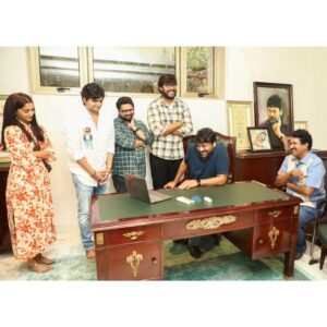 Sree Vishnu Instagram - Beyond blessed to have you launch our Trailer sir MEGASTAR @chiranjeevikonidela 🤗

Forever indebted to you for taking out your time for us 🙏🏻

- (Trailer link in bio) 

#Samajavaragamana In cinemas from June 29 ✨

In @linenbloomofficial 
Stylist @vid_vidya