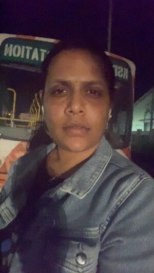 Sreeja Shyam Instagram - യാത്രക്കാരുടെ ശ്രദ്ധക്ക്! നിങ്ങൾ സൂക്ഷിച്ചാൽ നിങ്ങൾക്ക്‌ കൊള്ളാം! 
@aanavandi.official #ksrtc #nighttravel #alapuzha