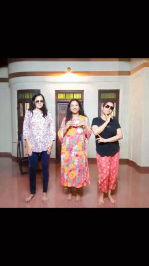 Sreeja Shyam Instagram - Kannadi pol ….💃💃💃 #dance #midnigtfun #Karyavattomgang