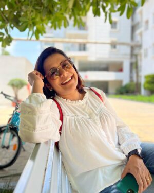 Sreeja Shyam Instagram - സൺഗ്ലാസ് വെച്ചത് ഇടണോ , അതോ സൺഗ്ലാസ് വെക്കാത്തതോ...
സംശയം അങ്ങോട്ട് തീരുന്നില്ല!
അപ്പൊ പിന്നെ കിടക്കട്ടെ രണ്ടും 🤓
@shyamgopalr @sreena_n @sarathgopalr #vacation #bangloredays #familytime