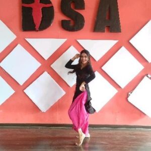 Sri Devi Instagram - Nendhikitten💕
Space @dsa_dance_company 
VC @janavandhani 
#remixmusic #reelsinstagram #reels #remixreels #remix #t#tamil #trendingreels #tiktok #tamilsong #throwback #instagood #instagram #practice #fyp #dancer #dancereels #dance #coimbatore