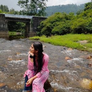 Sri Devi Instagram - Sara sara saara kaathu💕
📍Vellamalai tunnel river

💃:@d_crazy_girl

#coimbatore  #collegelife #college #collegefriends #sarasarasaarakathu #dancer #dancereels #dance #friendship #fyp #finalyear #friends #vellamalai #vellamalaitunnel  #lastdays #practice #psg #psgcas #psgcasian #instagood #instagram #tamil #trending #trendingreels #tiktok #remixmusic #reelsinstagram #reels #remixreels #remix