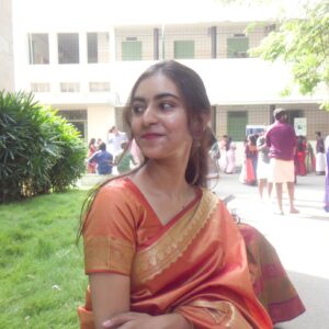 Sri Devi Instagram - தேடிச் சேர்த்தக்…
காசப் போல்…
காதல் இருக்குதா…
கொஞ்சமாக எடுக்குற…
கொஞ்சம் தடுக்குதா…? 🧡

#fyp #fypシ #explorepage #pongal #coimbatore
