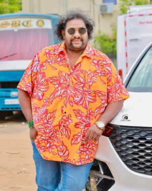 Srikanth Deva Instagram - 😎🎶

📸Pc: @evidencemaker 

#cookwithcomali #cwc #cook #srikanthdeva #srikanthdevamusic #srikanthdevamusical #srikanthdevasongs #srikanthdevafans #srikanthdevahits