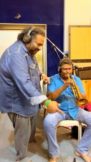 Srikanth Deva Instagram - 🎺Trumpet BGM of  Mambazham Vikkura kannamma Song 🎶 
#nenjuirukumvarai #sachandrasekar #narain #poonamkaur #trumpet #bgm #mambazhamvikkirakannammma #srikanthdeva #srikanthdevamusic #srikanthdevamusical #srikanthdevasongs #srikanthdevafans #srikanthdevahits
