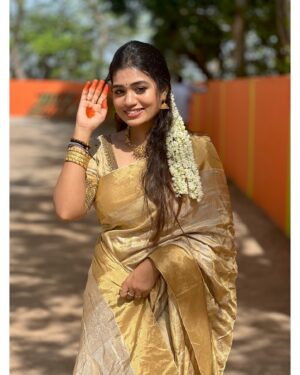 Srinisha Jayaseelan Instagram - Do I look like a Malayali here🙊💜❤️
📸: @madhujoshika_jayaseelan 😘