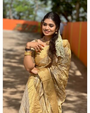 Srinisha Jayaseelan Instagram - Do I look like a Malayali here🙊💜❤️
📸: @madhujoshika_jayaseelan 😘