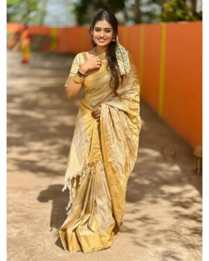 Srinisha Jayaseelan Instagram - Do I look like a Malayali here🙊💜❤️
📸: @madhujoshika_jayaseelan 😘
