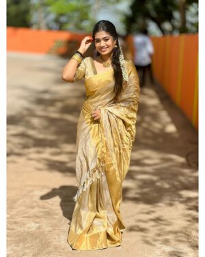 Srinisha Jayaseelan Instagram - Do I look like a Malayali here🙊💜❤️
📸: @madhujoshika_jayaseelan 😘